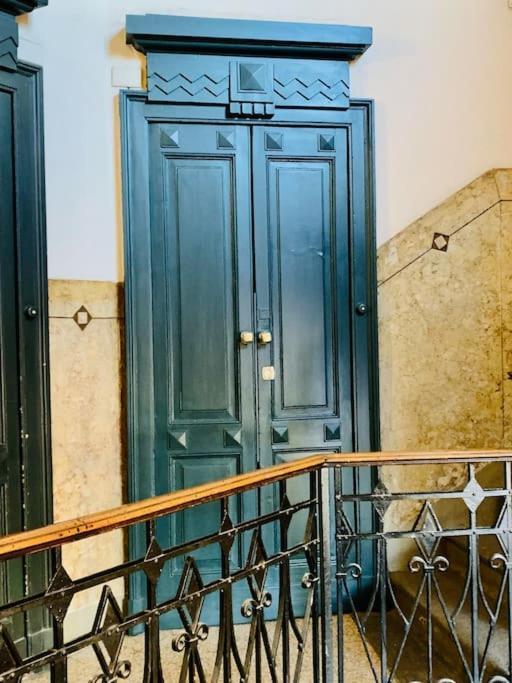 Lovely Studio Flat In Bocconi Милано Екстериор снимка